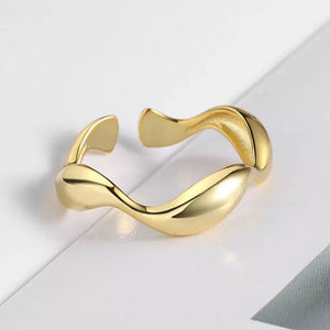 Carisseya | Wave Ring 18K Gold Aurevea Atelier