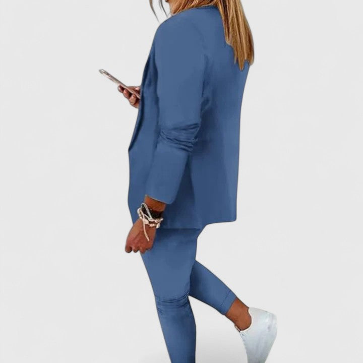 Sarynthi | Sophisticated Suit Aurevea Atelier