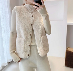 Briah | Elegant Vest Aurevea Atelier